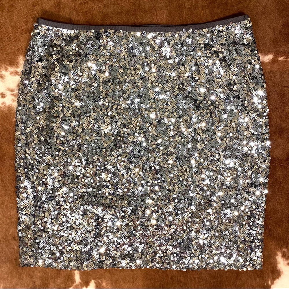 White House Black Market Silver Sequins Mini Skirt